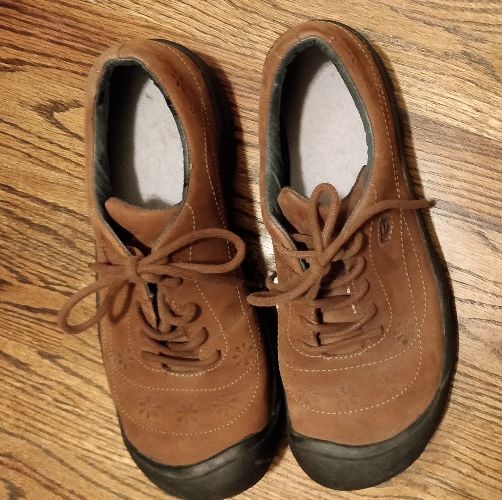 Keen hiking shoes boots 10